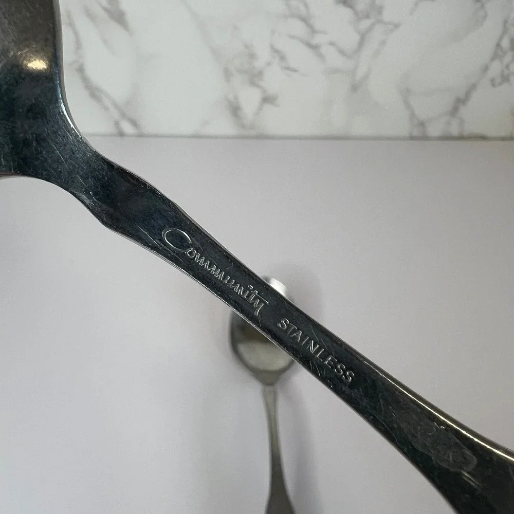 2 Set Oneida Paul Revere Stainless Steel Dinner Spoons 7